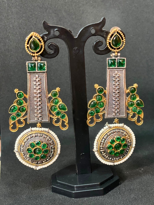 Oxidized Dual Tone Jhoomar Earrings with Green Kundan Stones