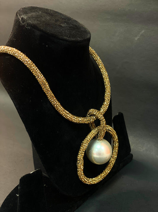Grand Circle Pearl Pendant – Gold Crystal Mesh Statement Necklace