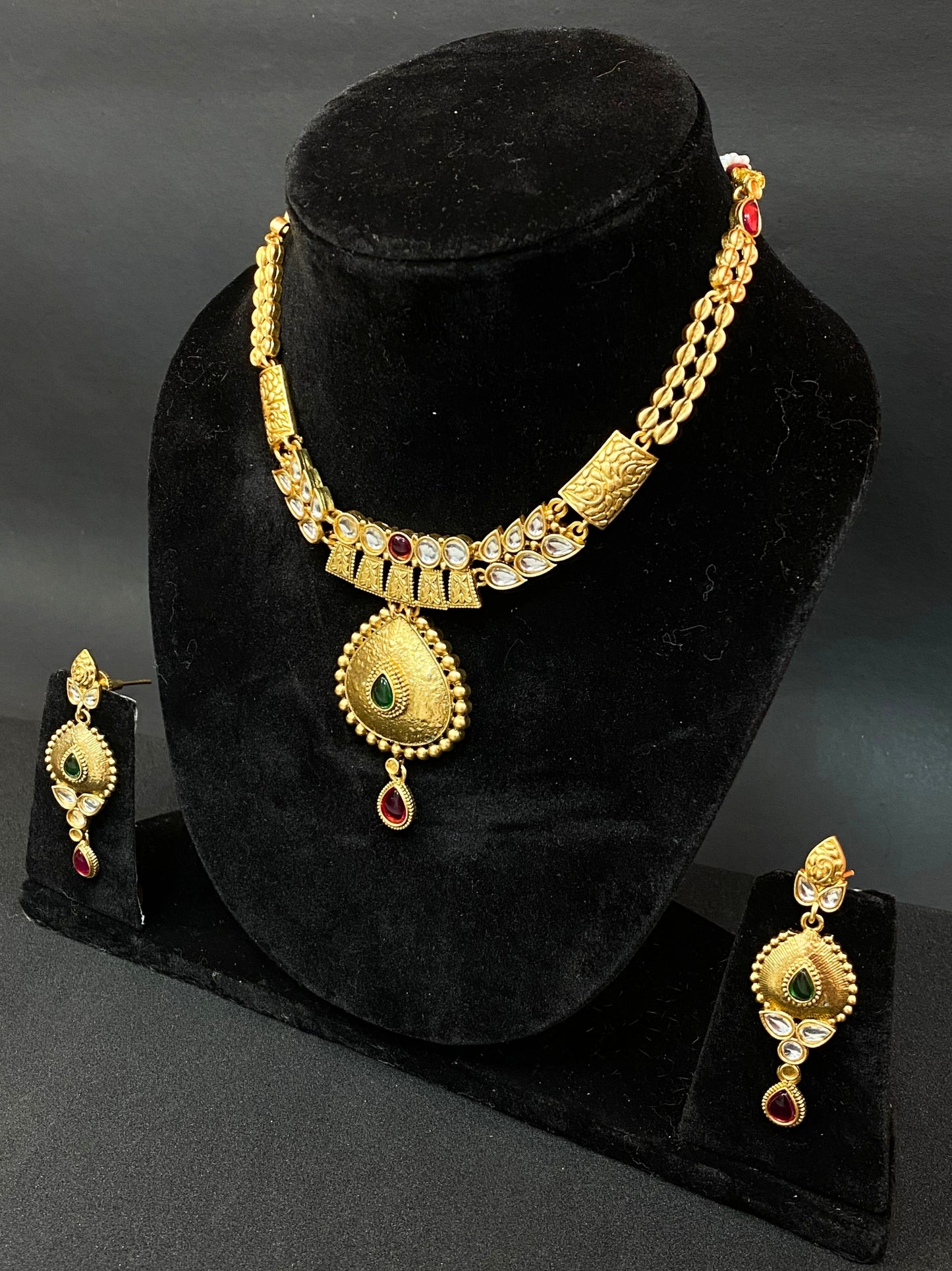 Elegant Gold Plated Kundan Necklace Set with Earrings for Women