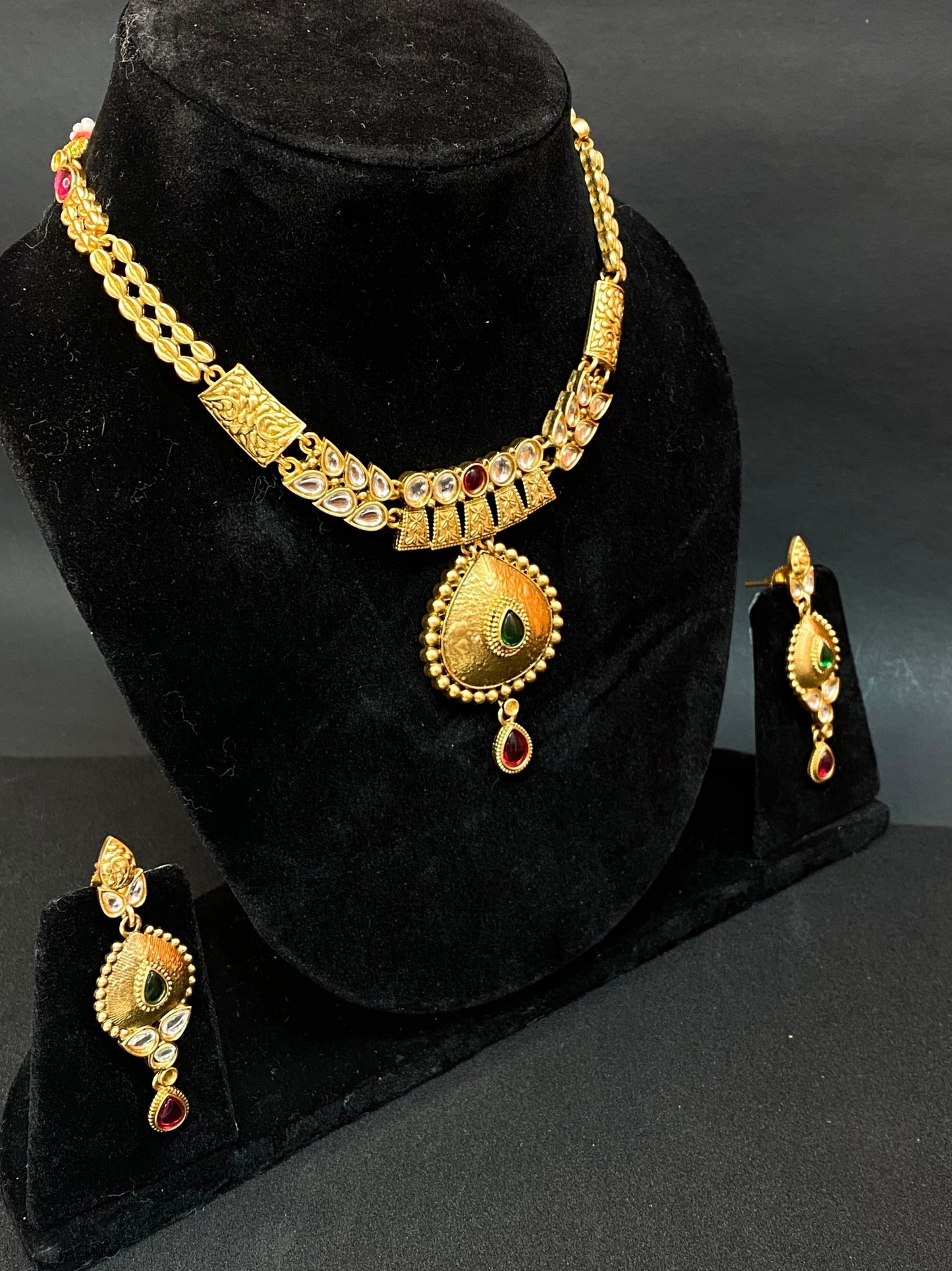 Elegant Gold Plated Kundan Necklace Set with Earrings for Women