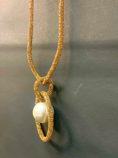 Grand Circle Pearl Pendant – Gold Crystal Mesh Statement Necklace