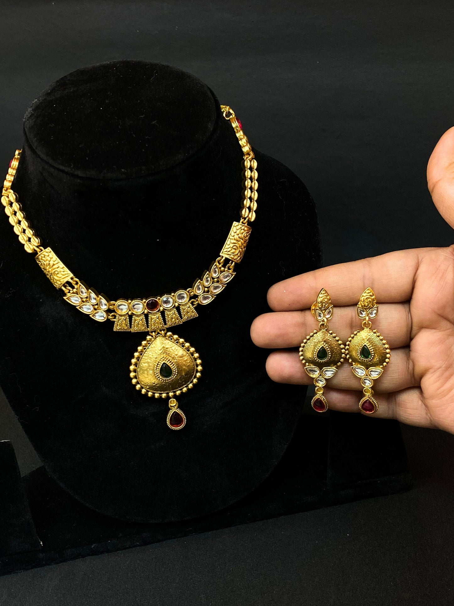 Elegant Gold Plated Kundan Necklace Set with Earrings for Women
