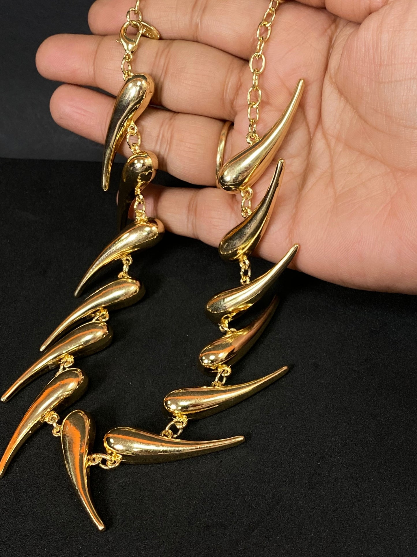 Golden Statement Chain Necklace with Curved Spike Design